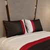 Stoa Paris 300TC UltrSatin Super King Bedsheet with 2 Pillow Covers Satin Super Black, Red White