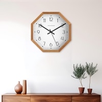Classic Numerals Old-School Charm Wooden Wall Clock