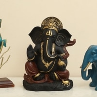 Parv Polyresin Figurine in Black Colour