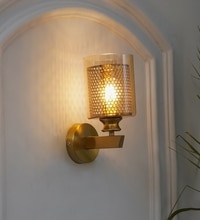 Lambeth Single Light Wall Fitting In Brass Finish Metal With Amber Glass
