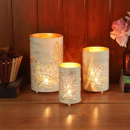 White Maple Votive Set Of 3 In White And Gold Colour