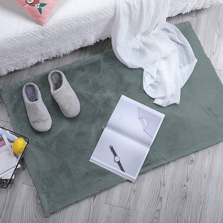 Rayne Green Solid Natural Fiber 30x18 inches Anti-Skid Bath Mat