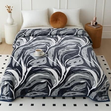 Multicolor Abstract Woollen Double Bed Blanket 240 X 220 Cm 350 Gsm