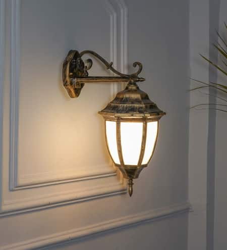 QUILVEX Antique Gold Decorative Aluminium Outdoor Wall Lamp