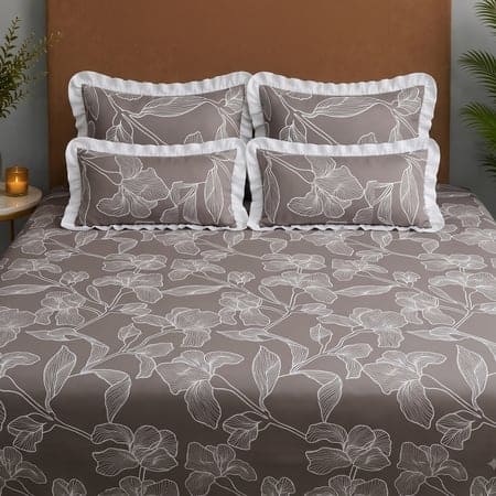 Chocolate Floral 5 Pcs Super King Bedsheet Set With 2 Pillow Covers With 2 Cushions