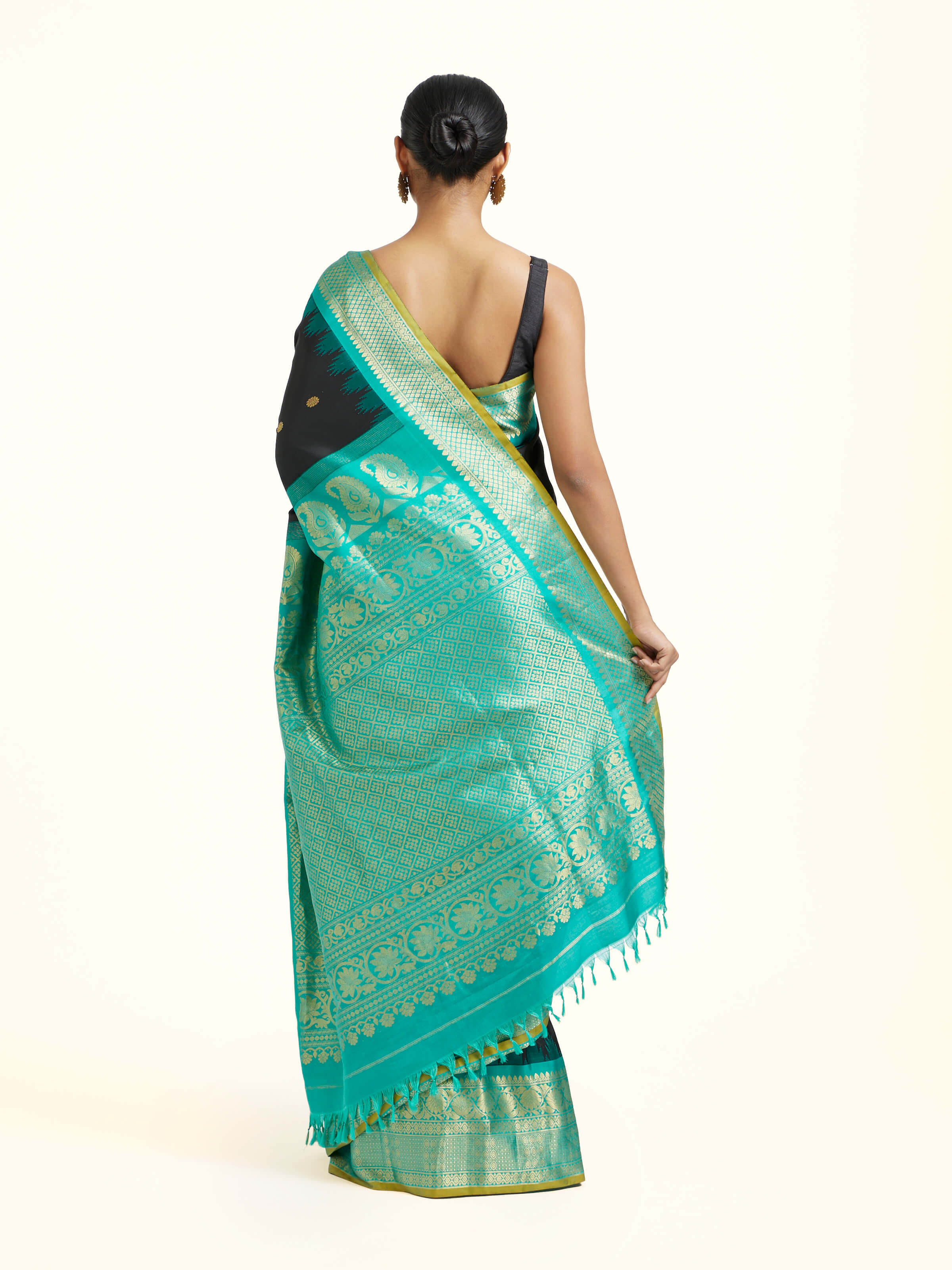 Black Mulberry Silk Gadwal Handloom Zari Saree