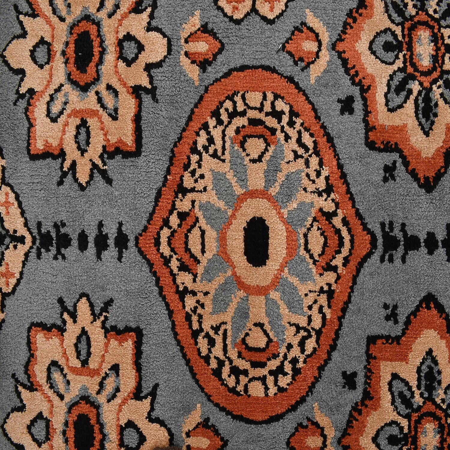 Multicolor Traditional Machine Made Polyester 5 X 7 Feet Carpet
