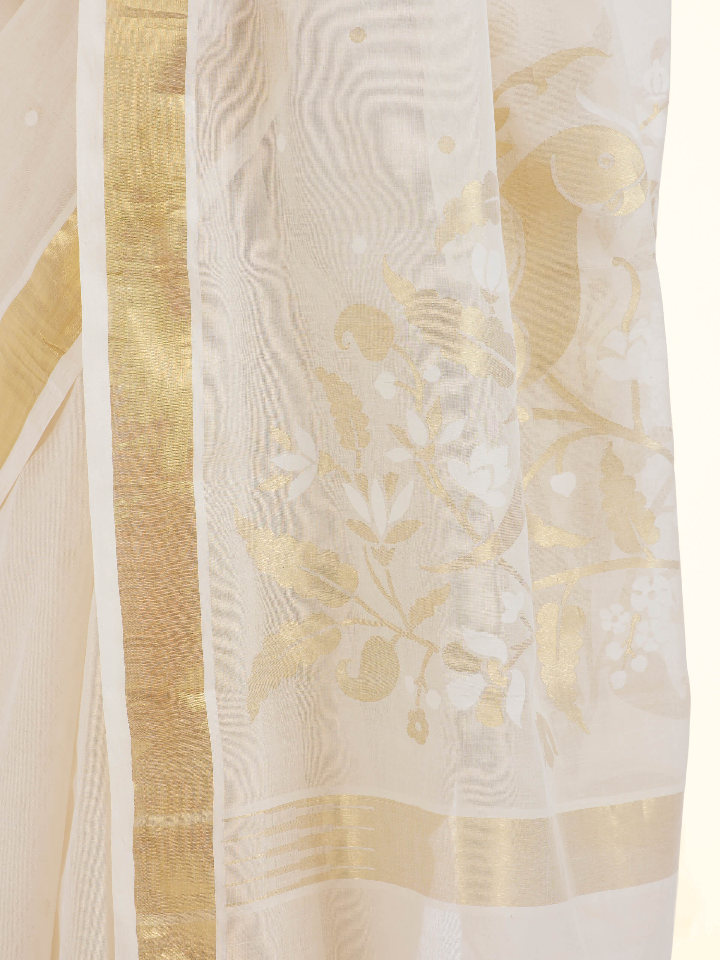 Detail view of off-white cotton silk Venkatagiri Jamdani saree showing fine craftsmanship and woven detailing