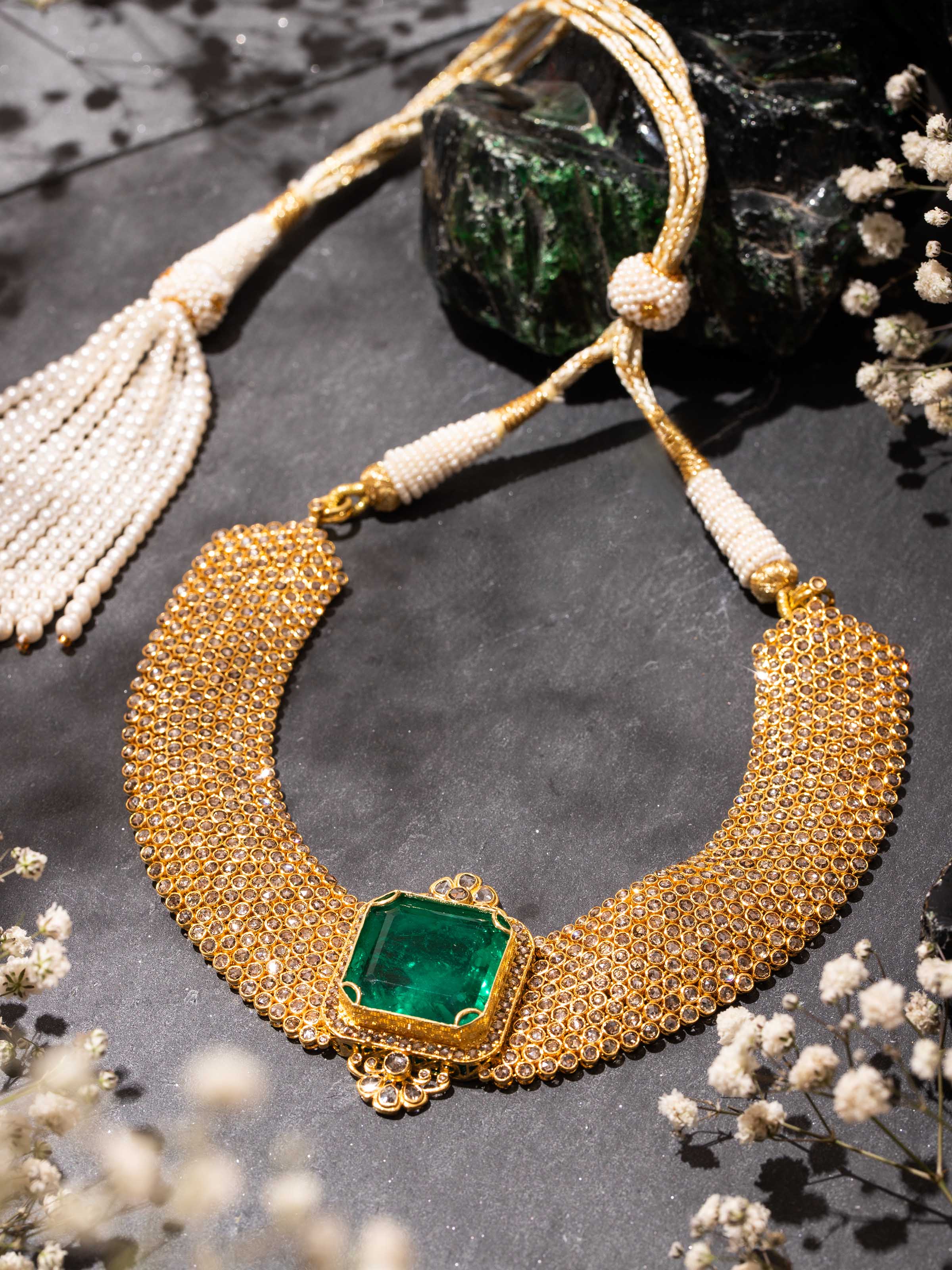 Close-setting 18 Karat Gold Choker