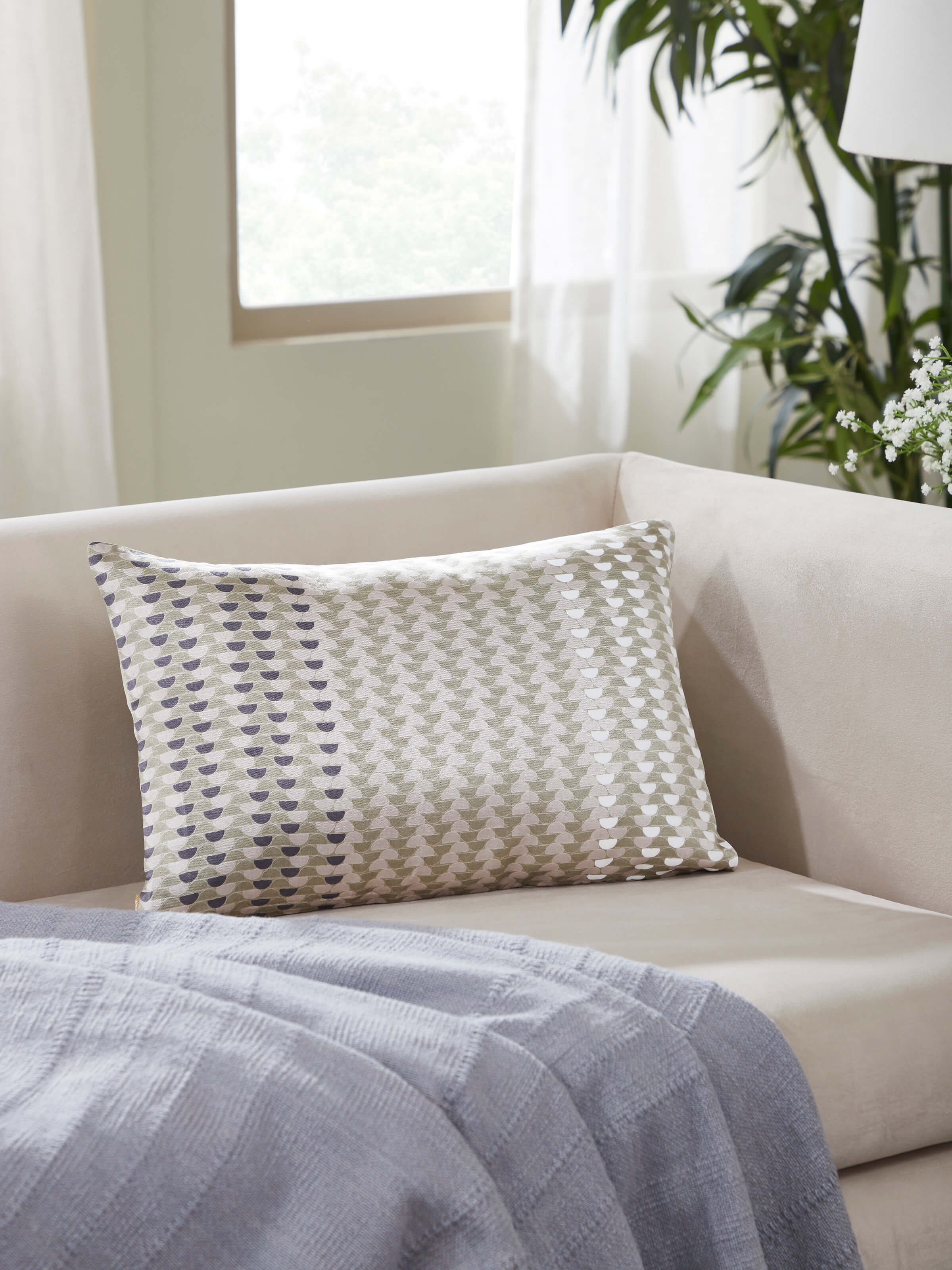 Top view capturing the symmetry and design details of the print