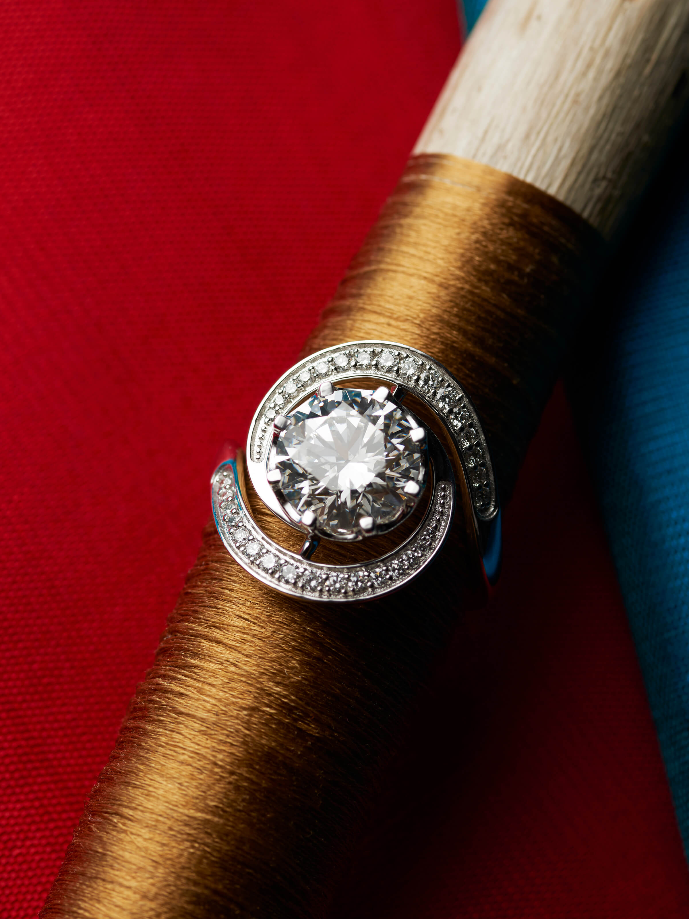 detail view of open setting 14 karat gold ring band