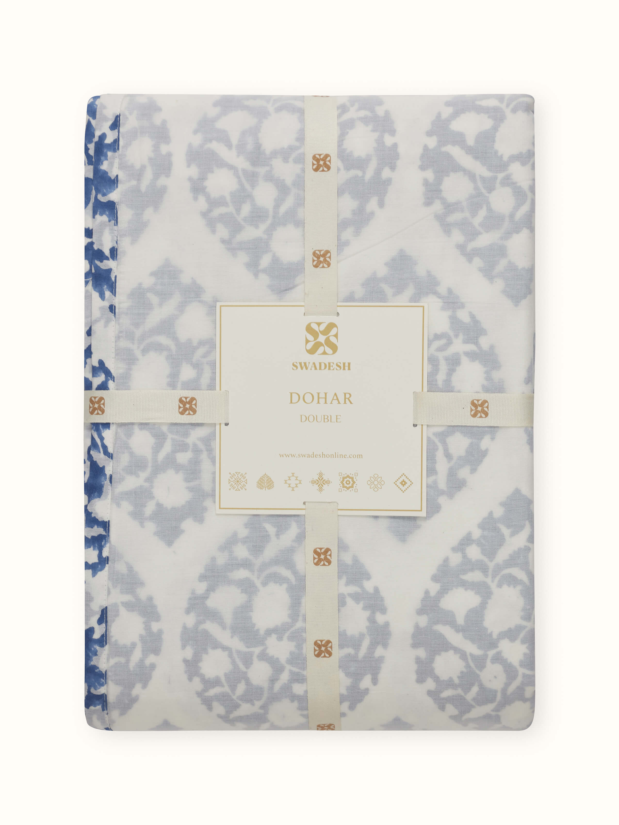 Back view showing the alternate side and neatly hemmed edges of the double dohar