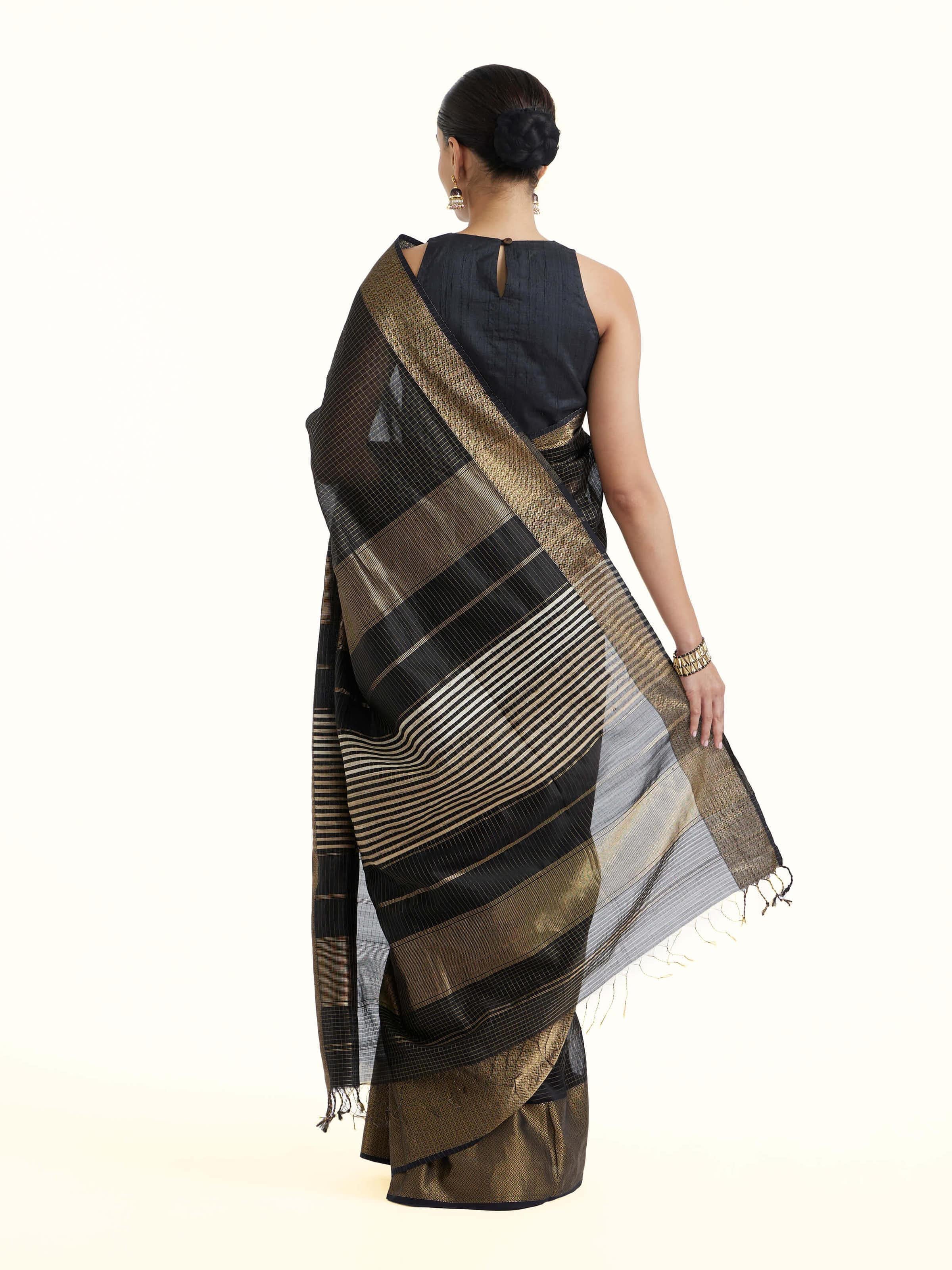 Back view of black cotton silk Maheshwari saree displaying pallu design