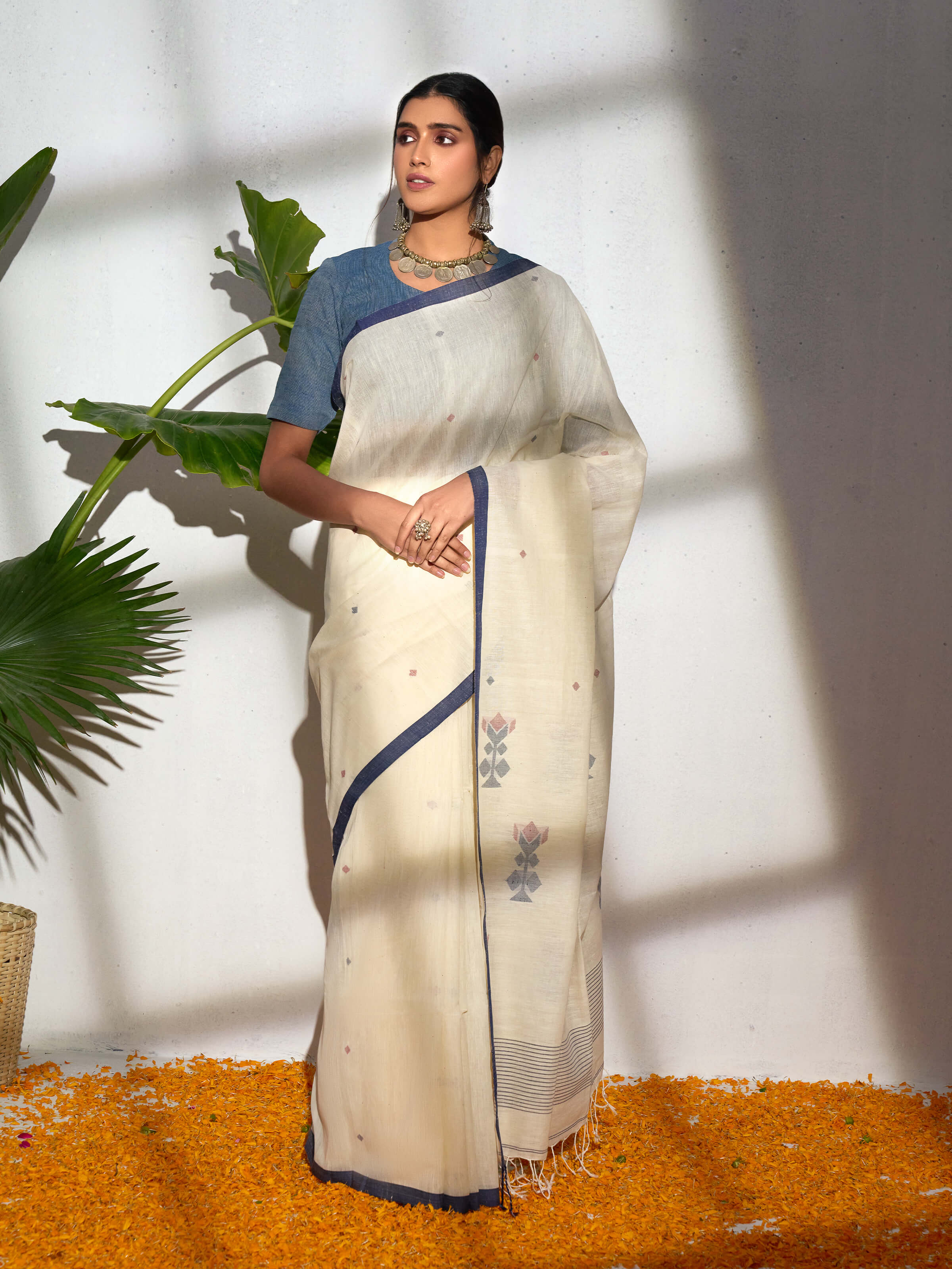 Side view of blue cotton Bengal saree highlighting comfortable drape