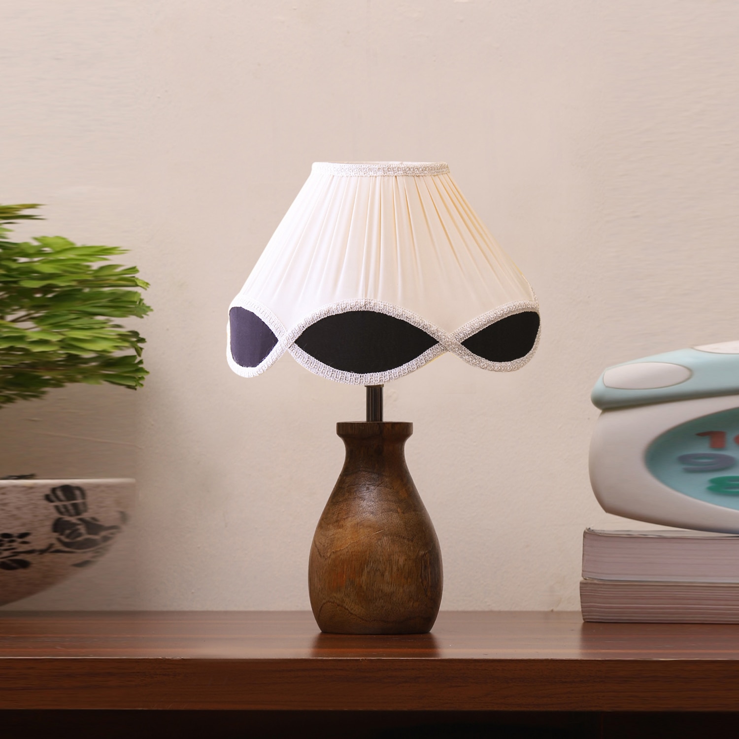 Devansh Multi Vintage Cotton Table Lamp With Wood Natural Base (10X12.5 Inches)-40