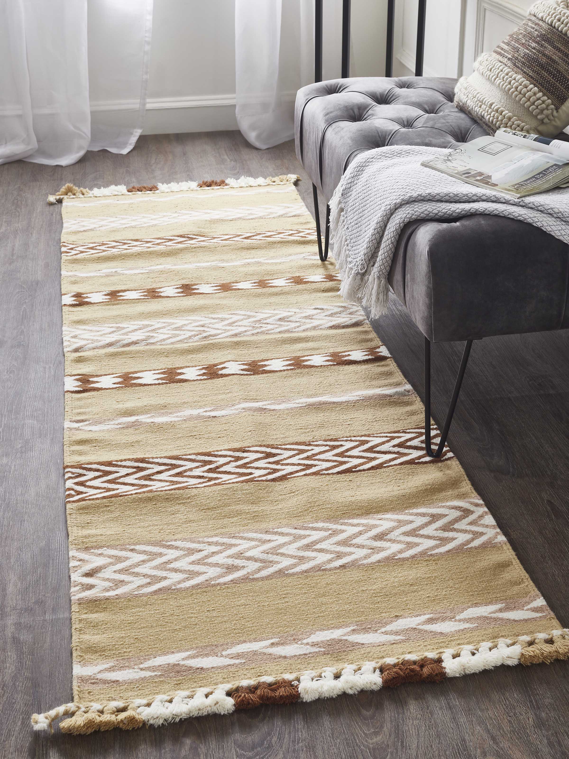 Top-down shot highlighting the clean stripe pattern and overall runner design