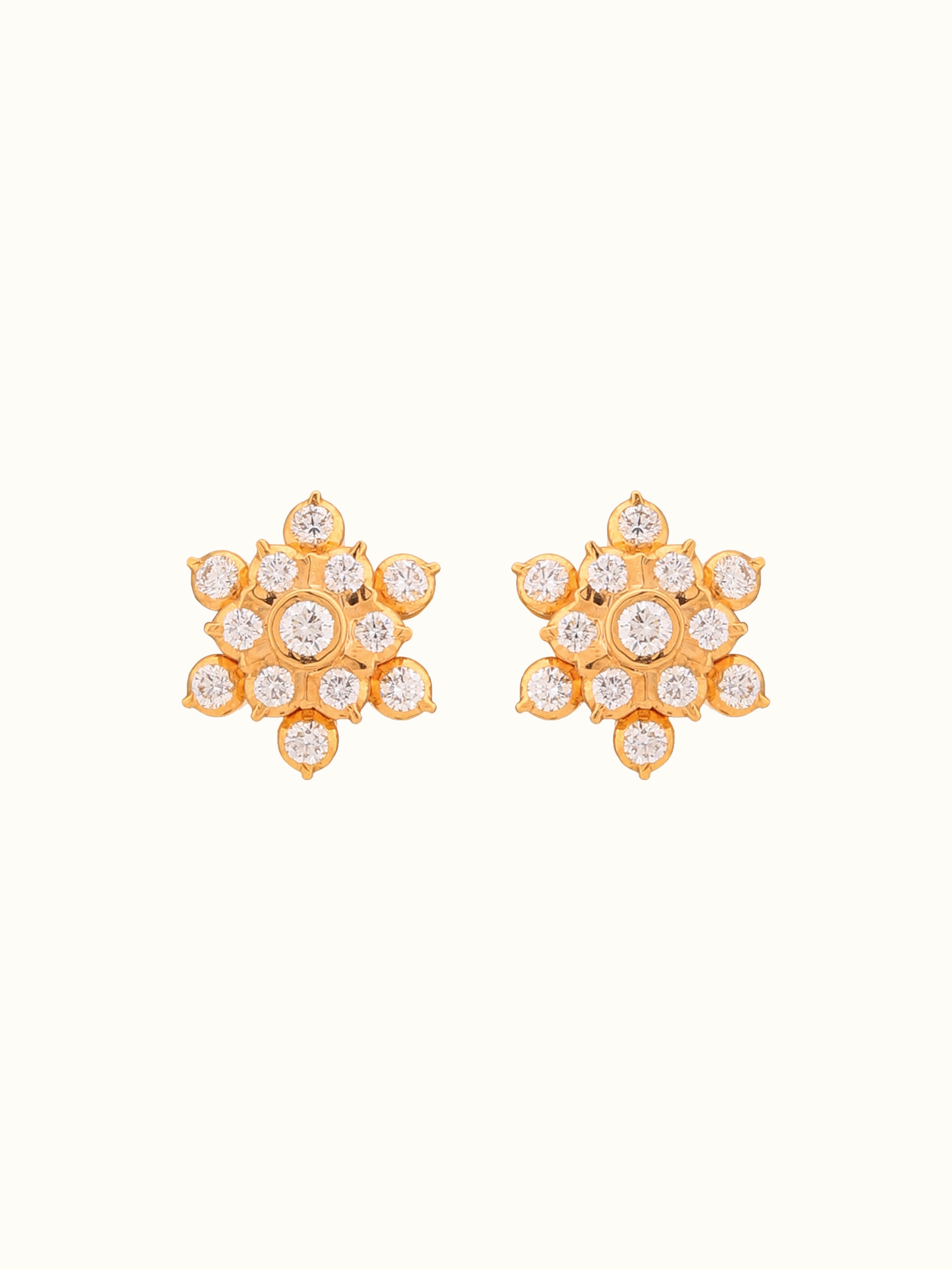 Close-setting 22 Karat Gold Studs