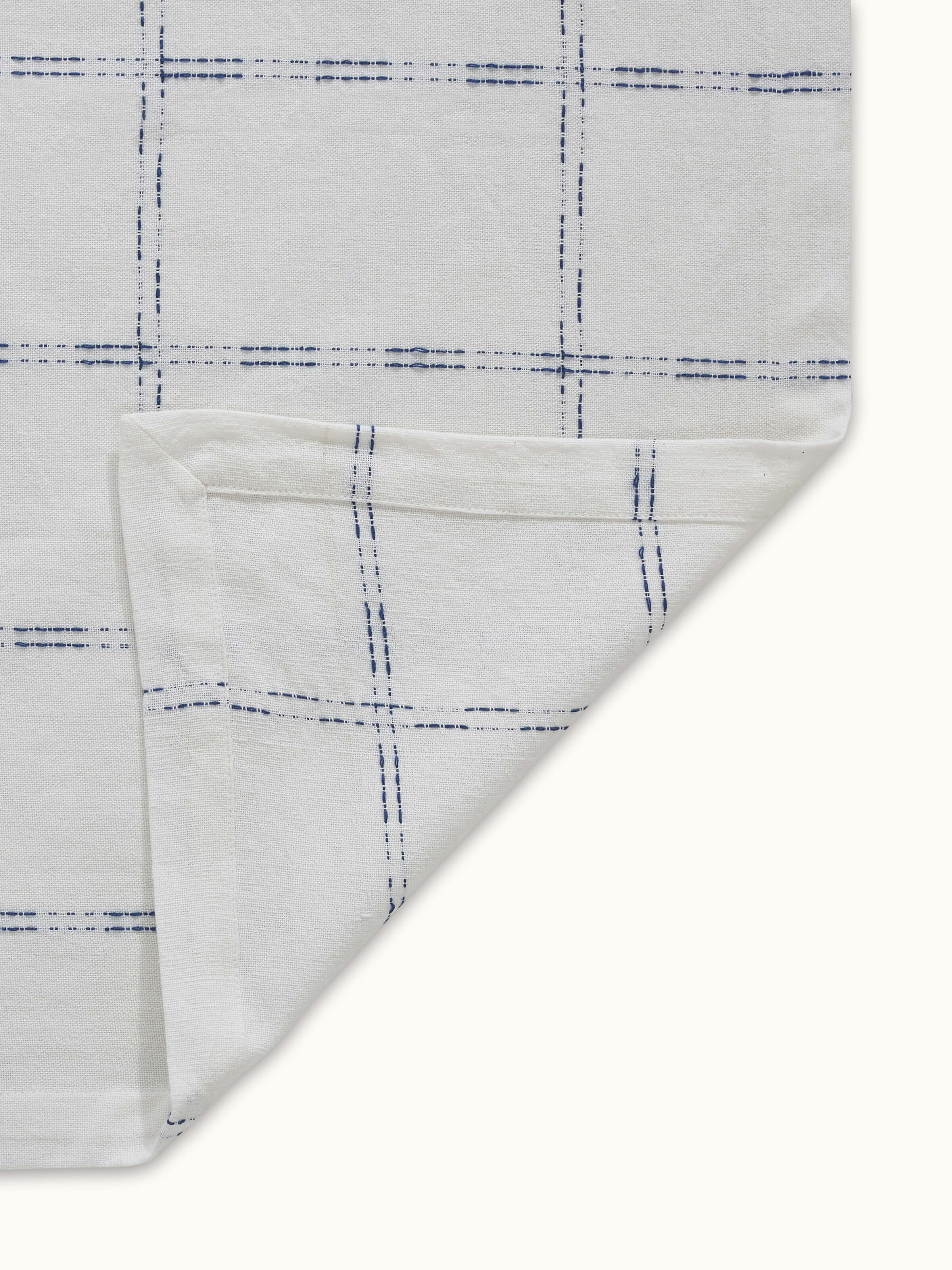 Back view presenting the structure and edge finish