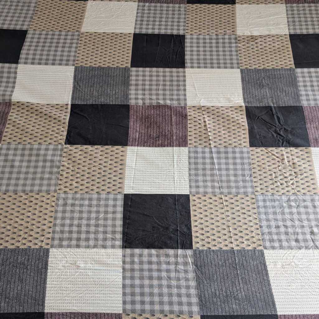 Multicolor Geometric 270 TC Glaze Cotton Fitted Queen Size Bedsheet With 2 Pilllow Covers