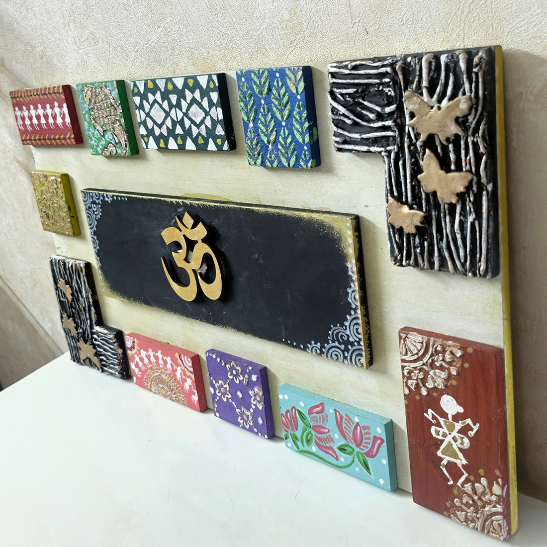 Wall Art Suneesh Om in Multicolor