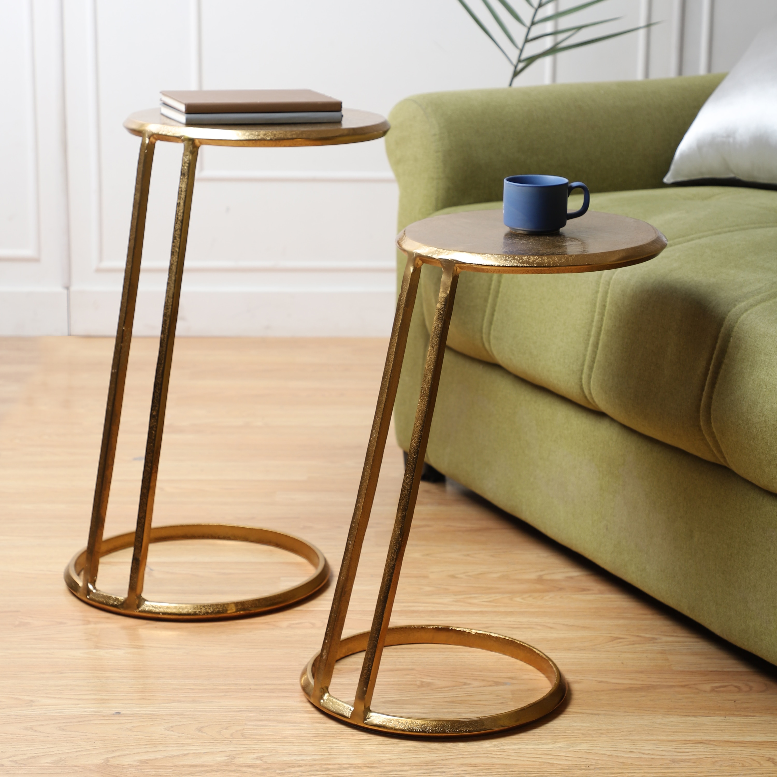Slanted Nesting Raw Antique Gold Metal Side Tables Set of 2 in Gold Colour