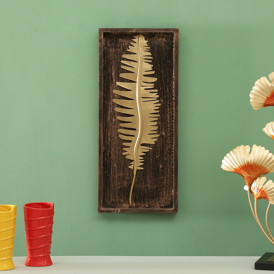 W-Bay Abstract Metal Wall Decor in Gold Set of 1 - Vedas Exports