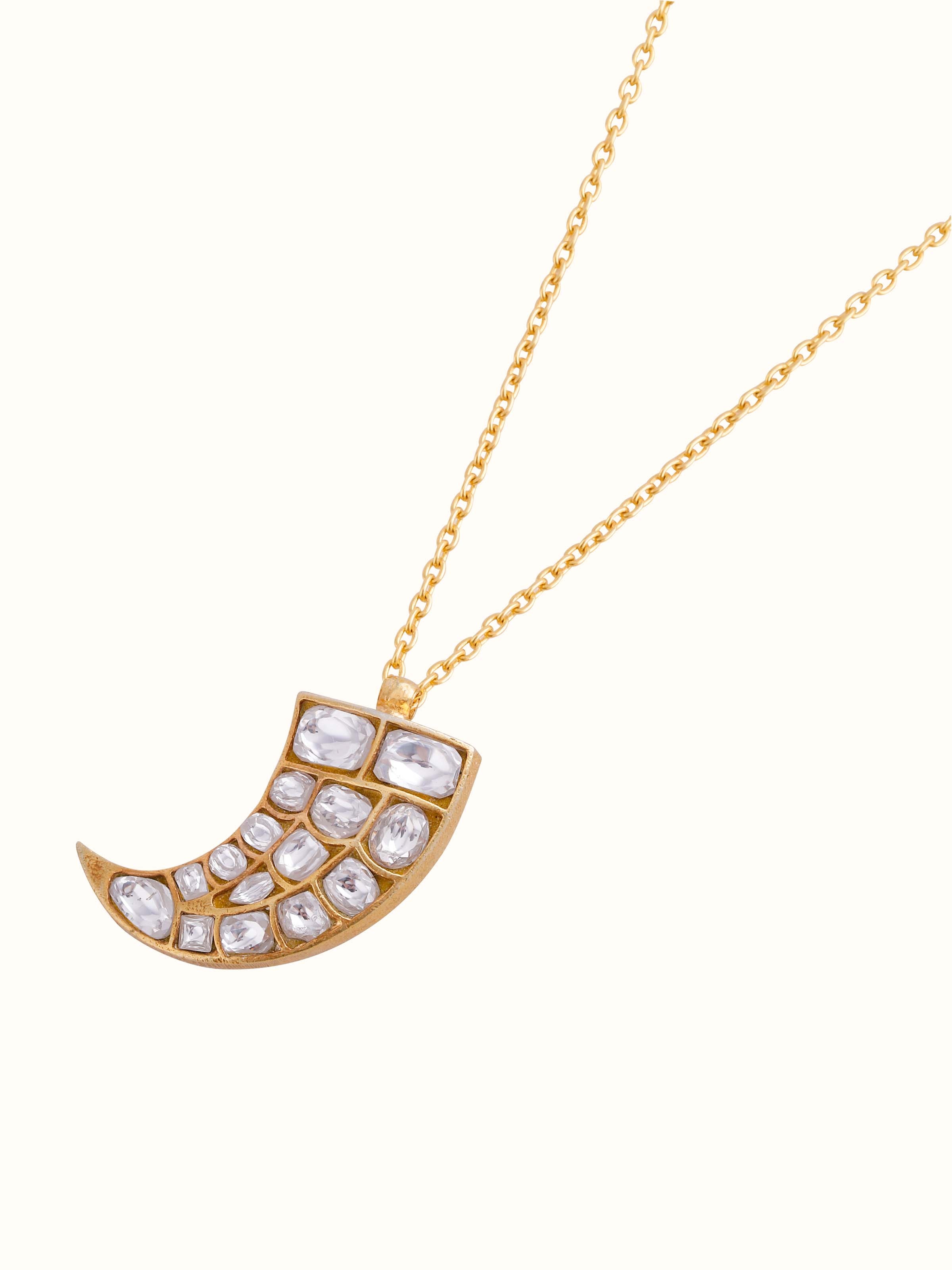 Overhead view offering a complete look at the pendant and chain ensemble