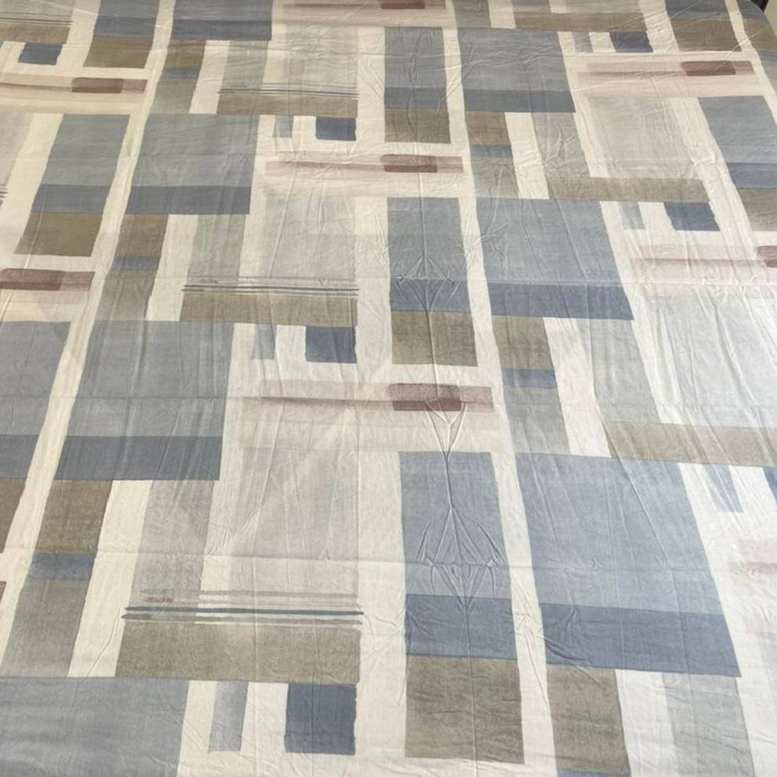 Threads Silky Touch Premium Super King Size Flat Bedsheet 275 x 275 cms