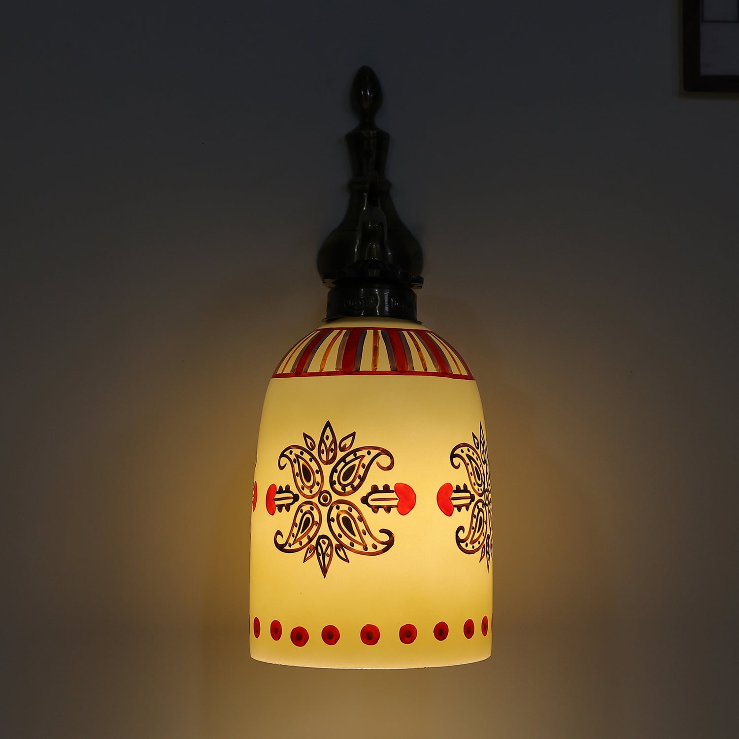 Contemporary Electric Wall Lamp in White Colour - Posh N Plush