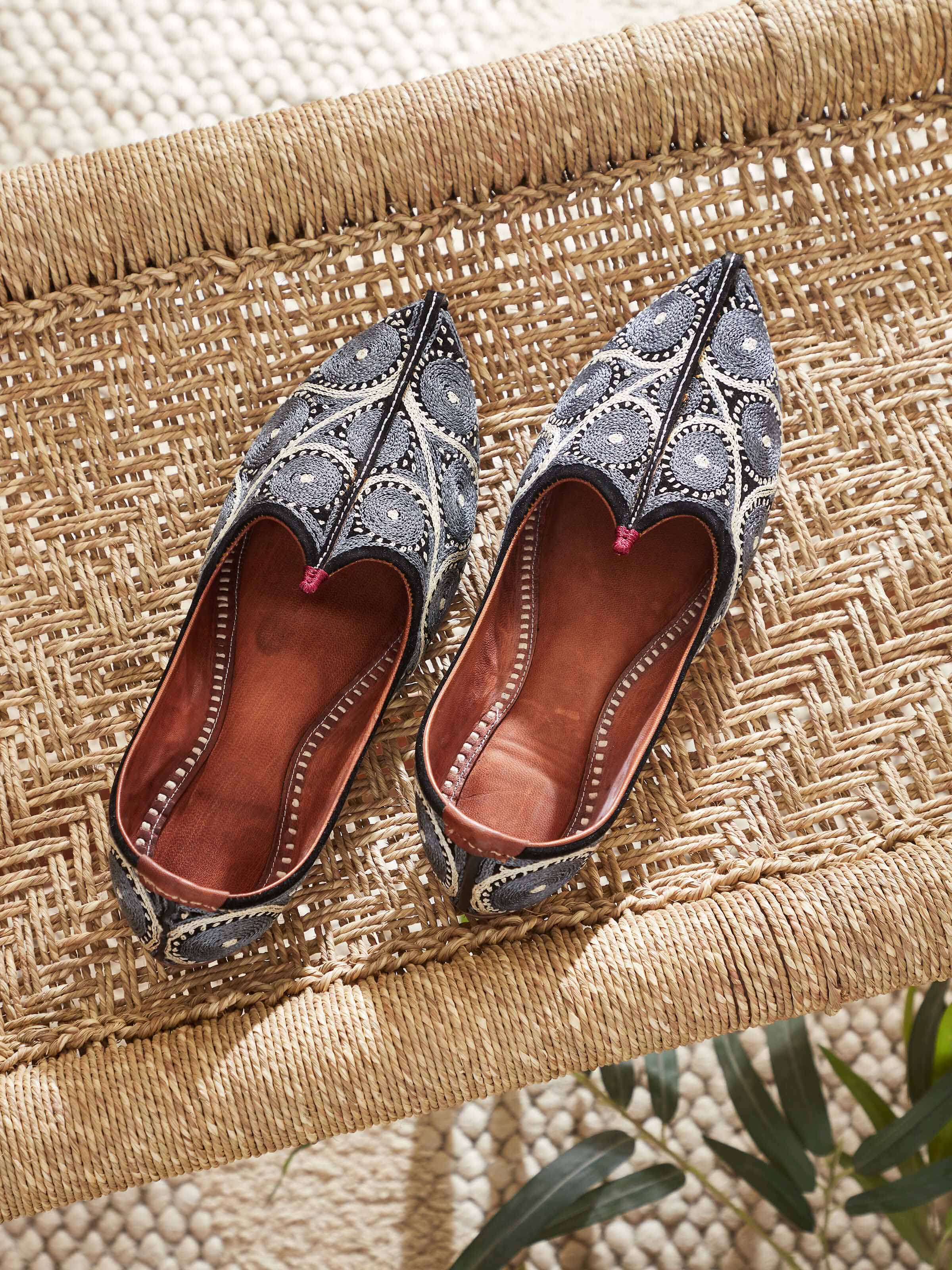 Navy Blue Leather Embroidered Jodhpuri Pagrakha