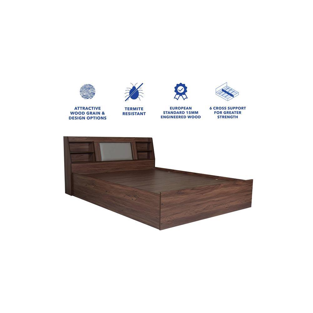 Lavish Center Queen Bed Design 5