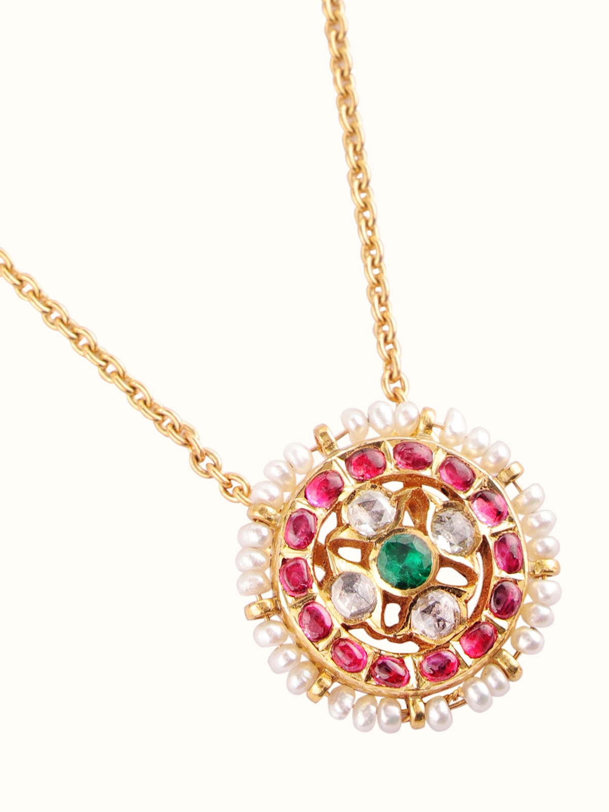 Side view of Kundala Velai 22 Karat Gold Mangalsutra showing its elegant design and gold luster.
