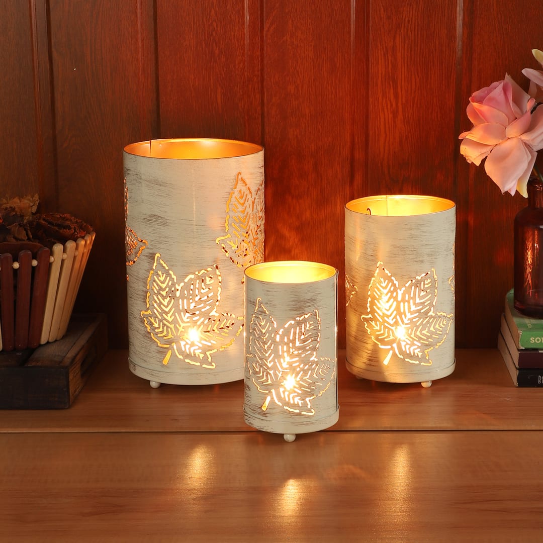 White Maple Votive Set Of 3 In White And Gold Colour