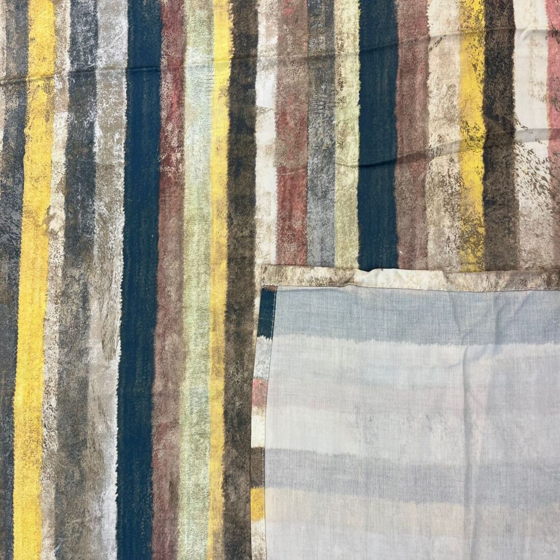 Threads Luxury Pure Cotton Super King Size bedsheets 275 x275