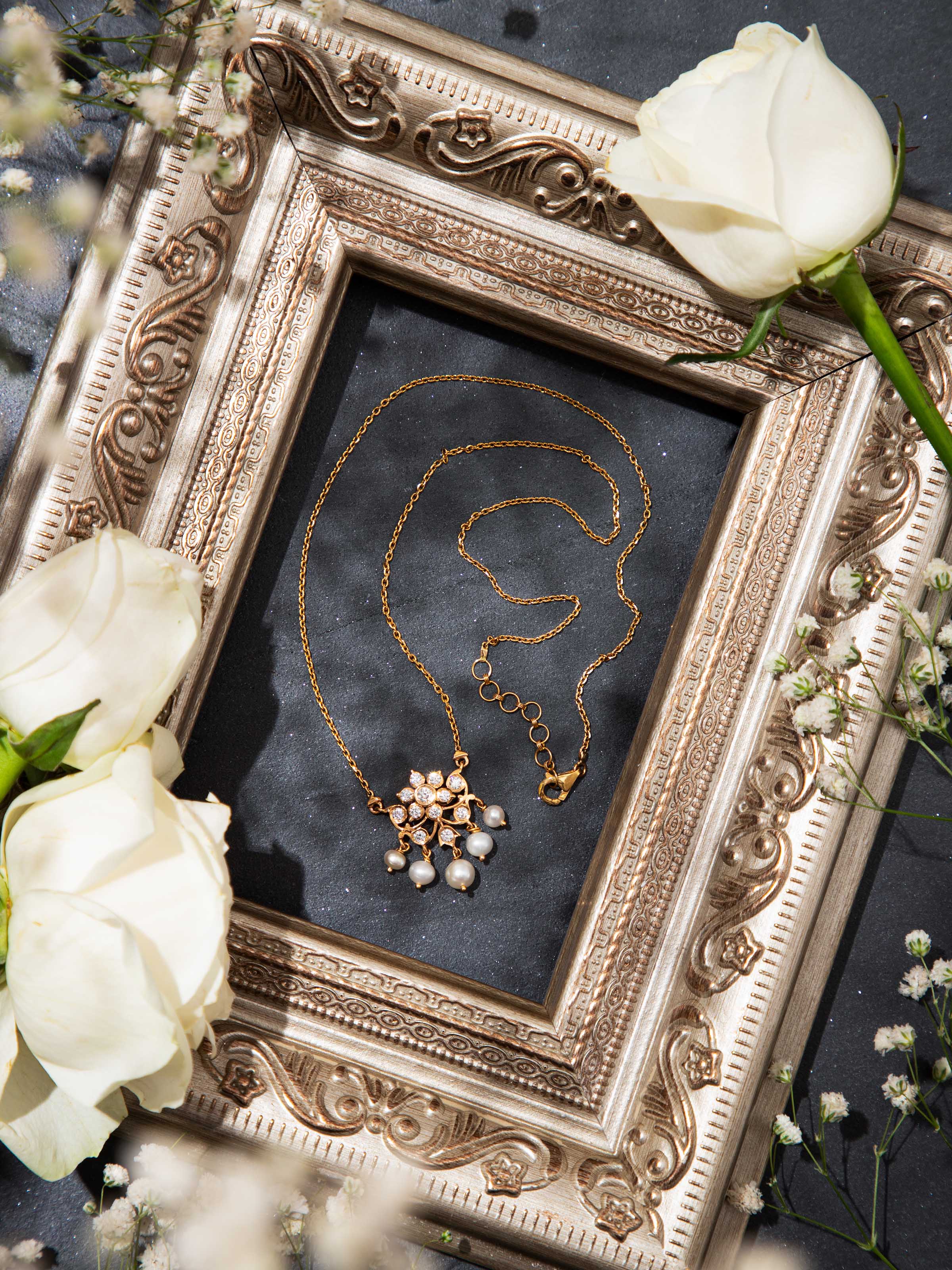 Close-setting 22 Karat Gold Collar Necklace