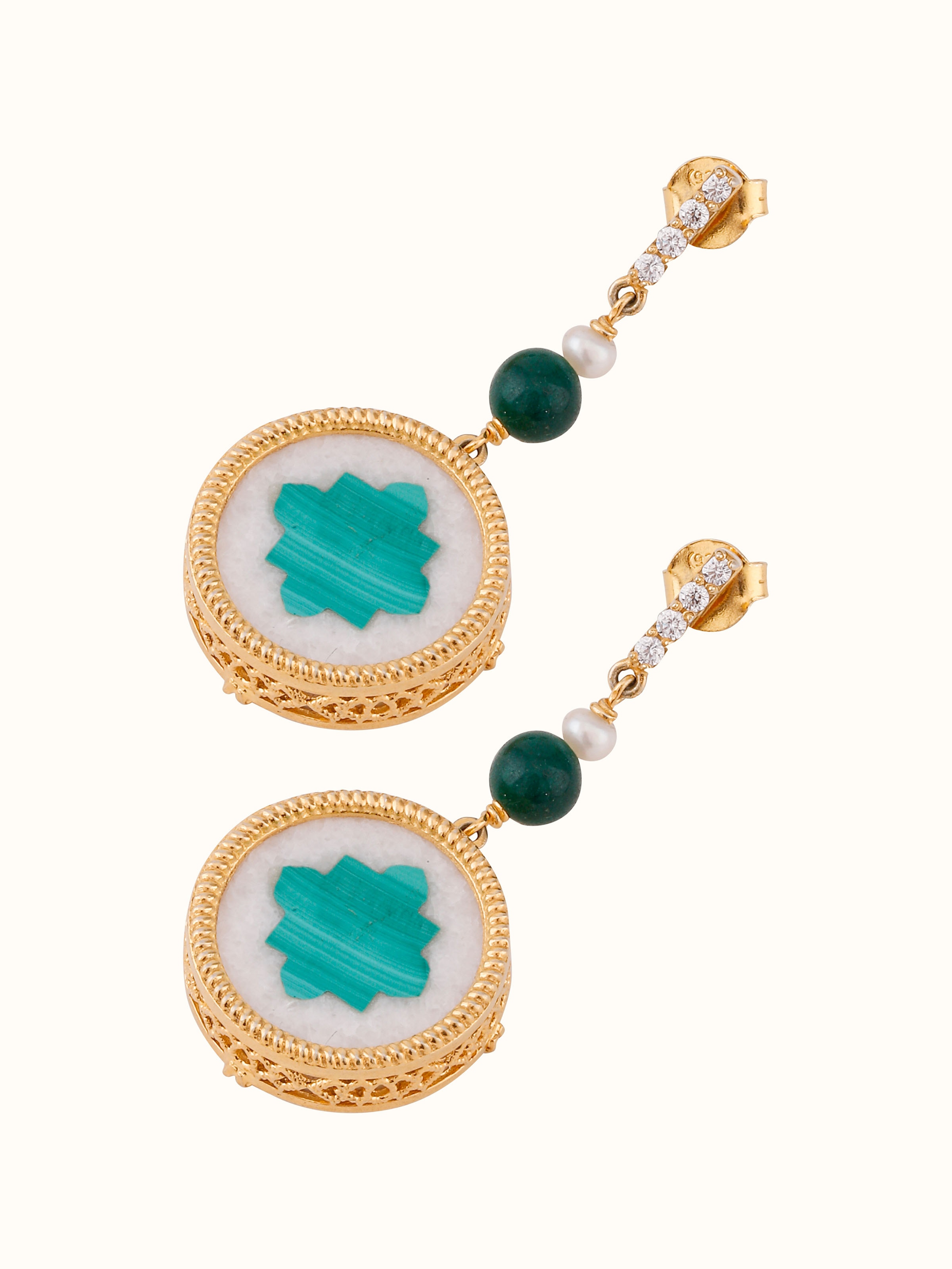 Alternate angle displaying the overall structure and shine