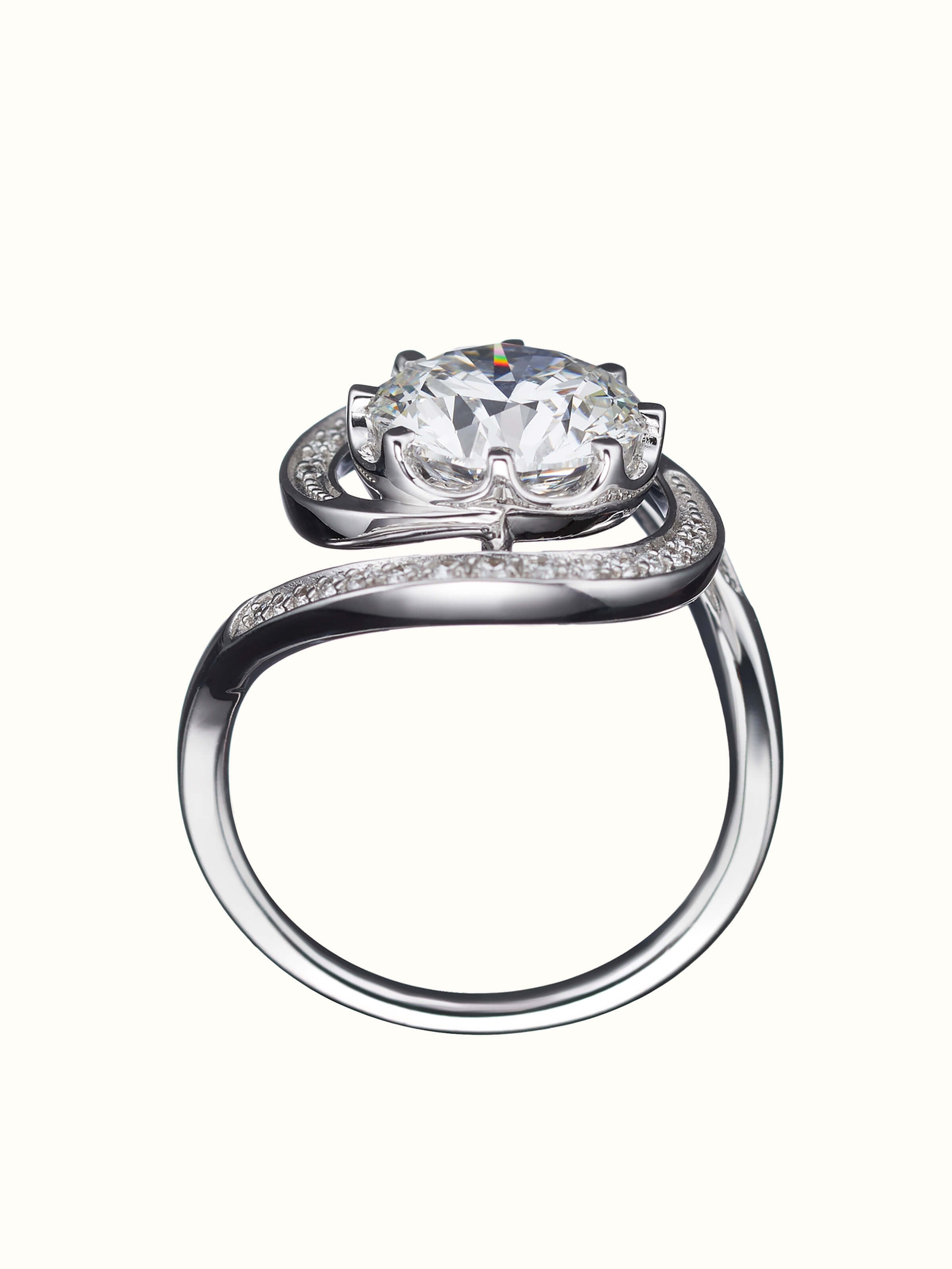 back view of open setting 14 karat gold ring