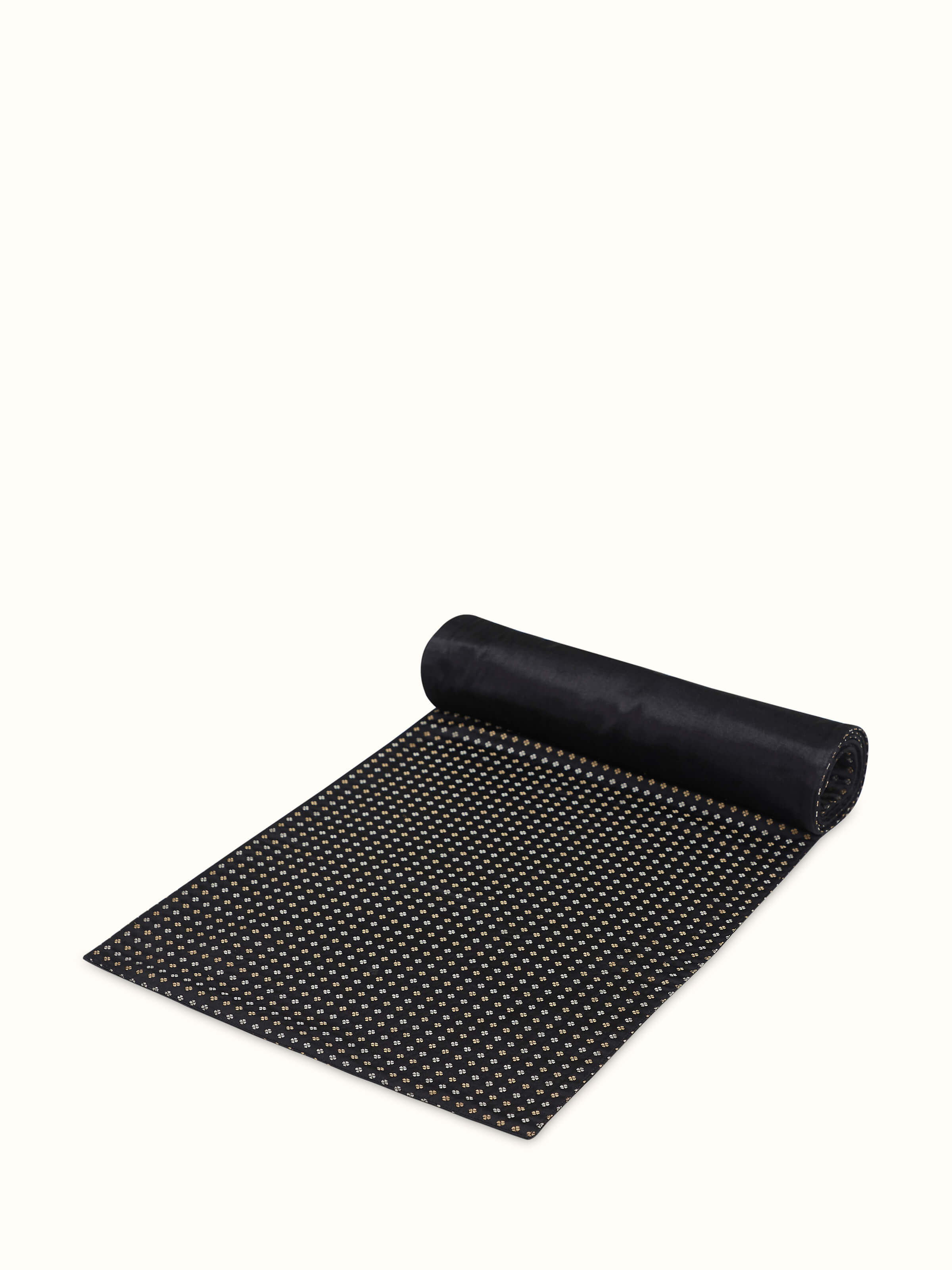 Alternate view capturing regal pattern and luxurious shine of Banarasi table runner.