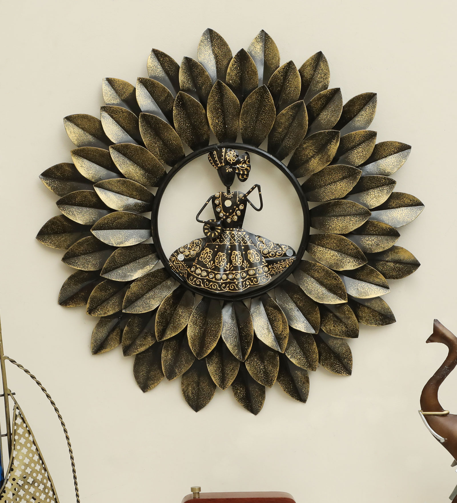 W-Fuji Abstract Metal Wall Decor in Multicolor Set of 1 - Vedas Exports