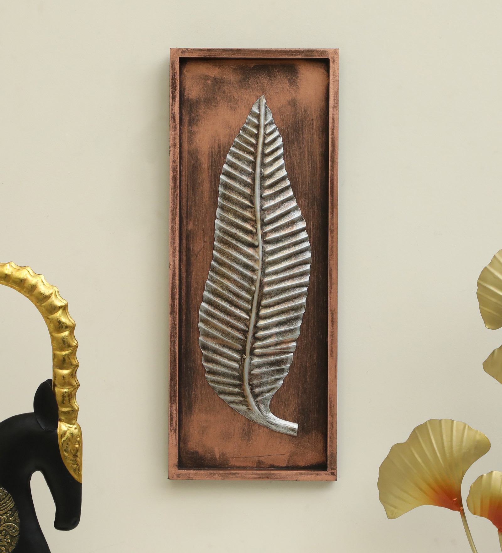 W-TIDE Abstract Metal Wall Decor in Multicolor Set of 1 - Vedas Exports