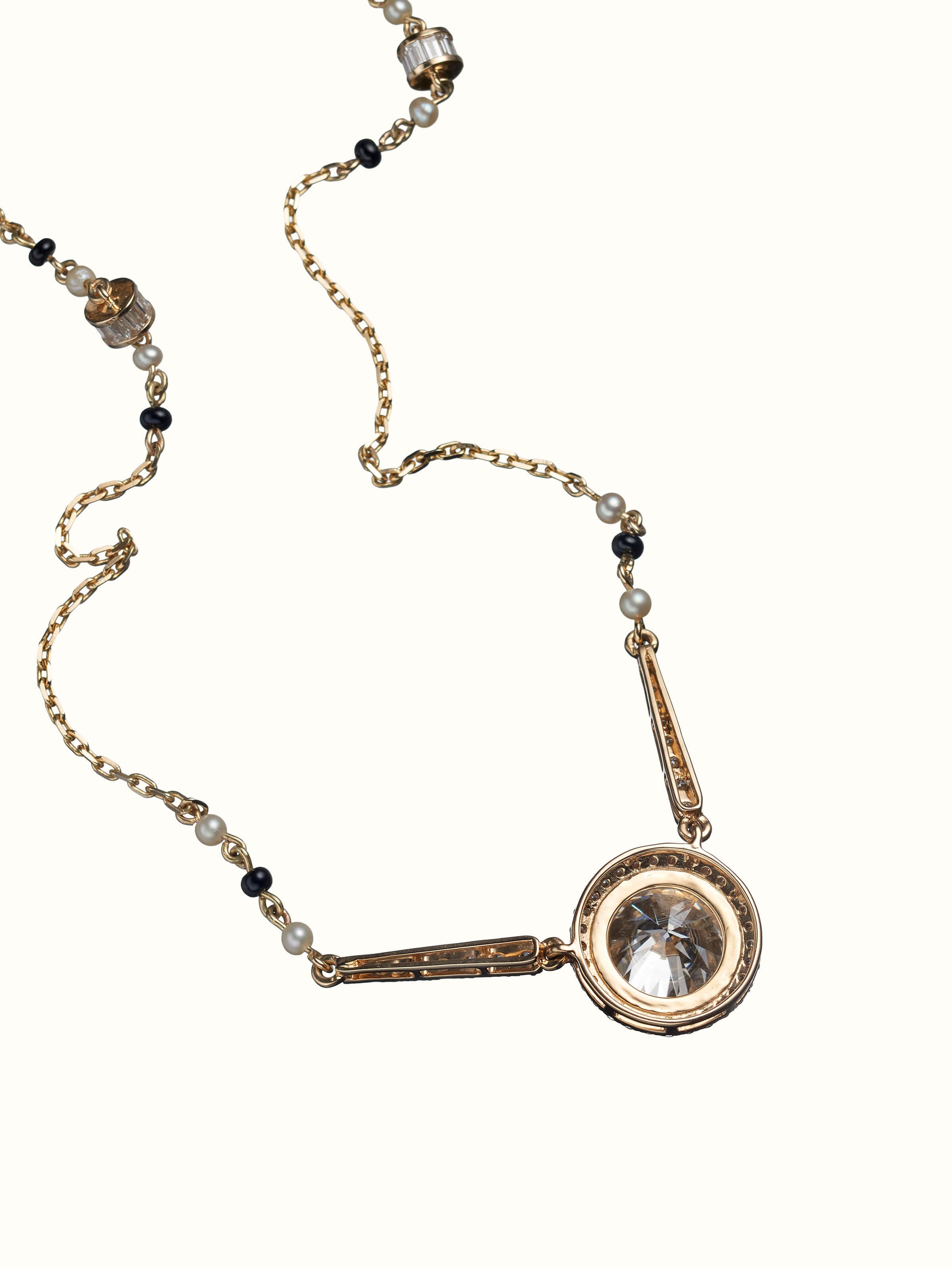 back view of open setting 14 karat gold mangalsutra clasp