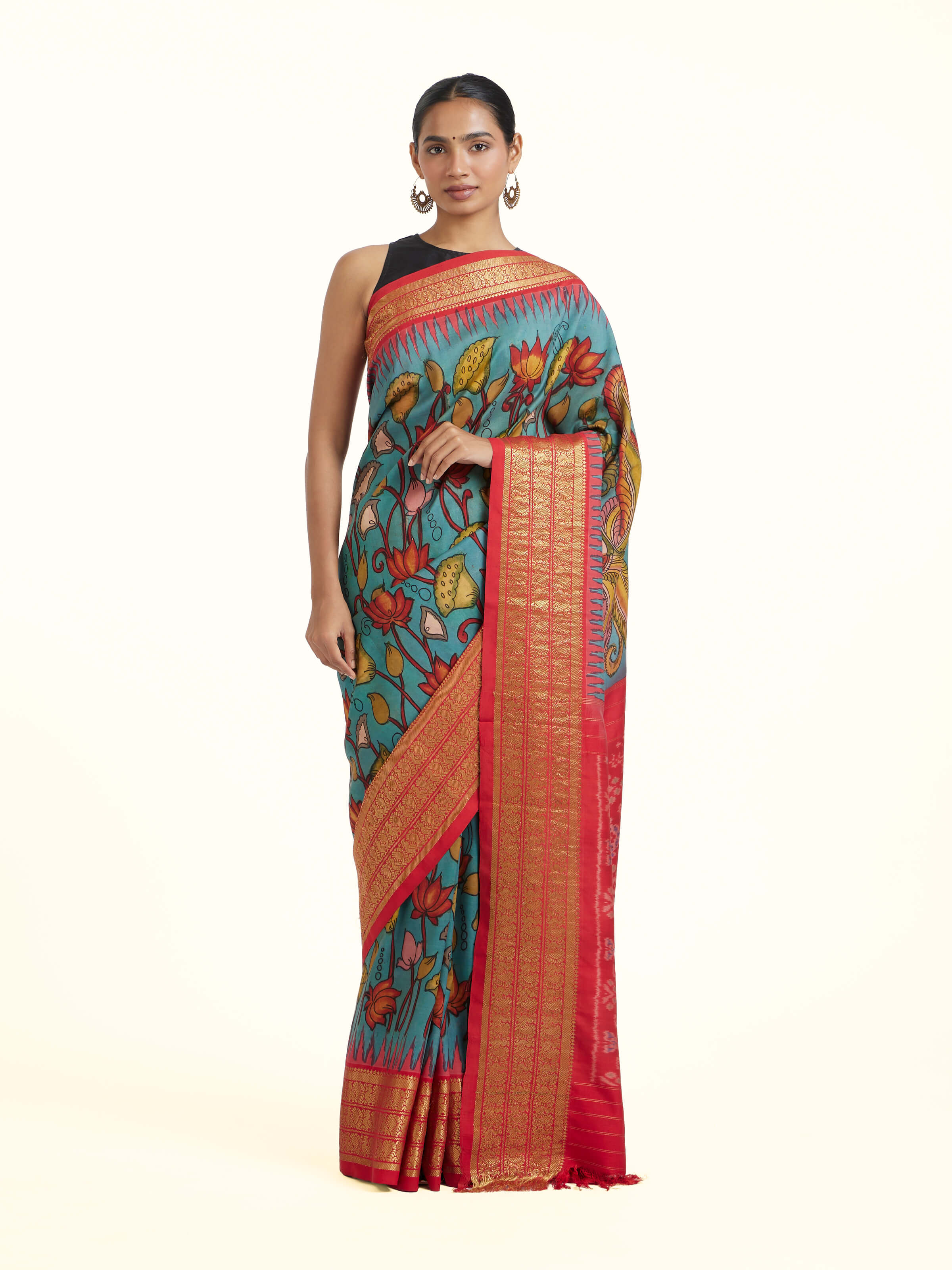 Side view of the Yellow Tussar Jamdani Handloom Saree