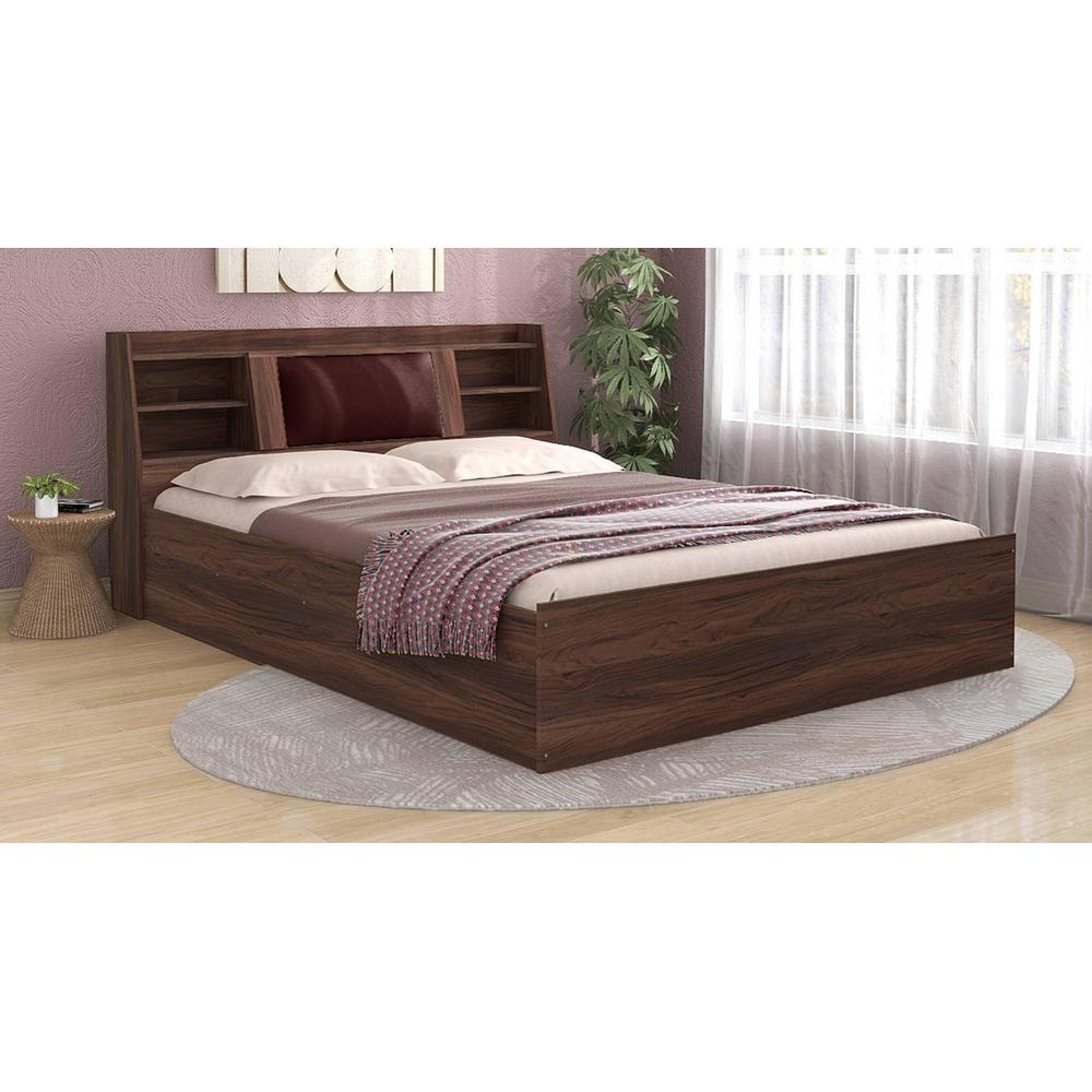 Lavish Center Queen Bed Design 3
