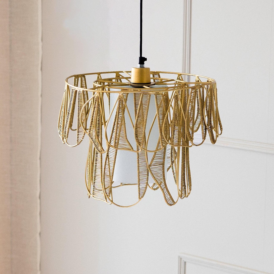 Aponi  Handcrafted Wide Hanging Lamp