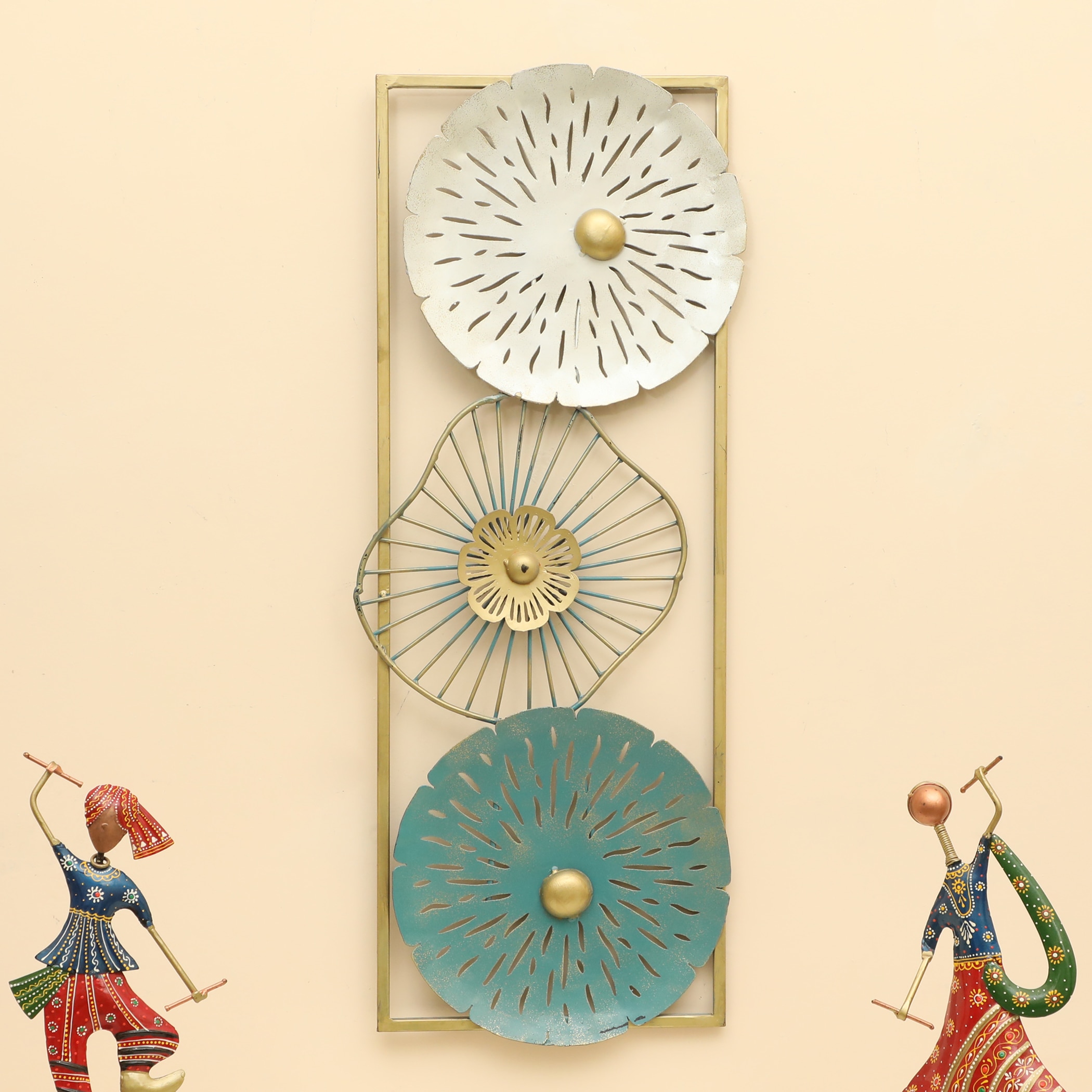 W-Lexy Abstract Metal Wall Decor in Multicolor Set of 1 - Vedas Exports
