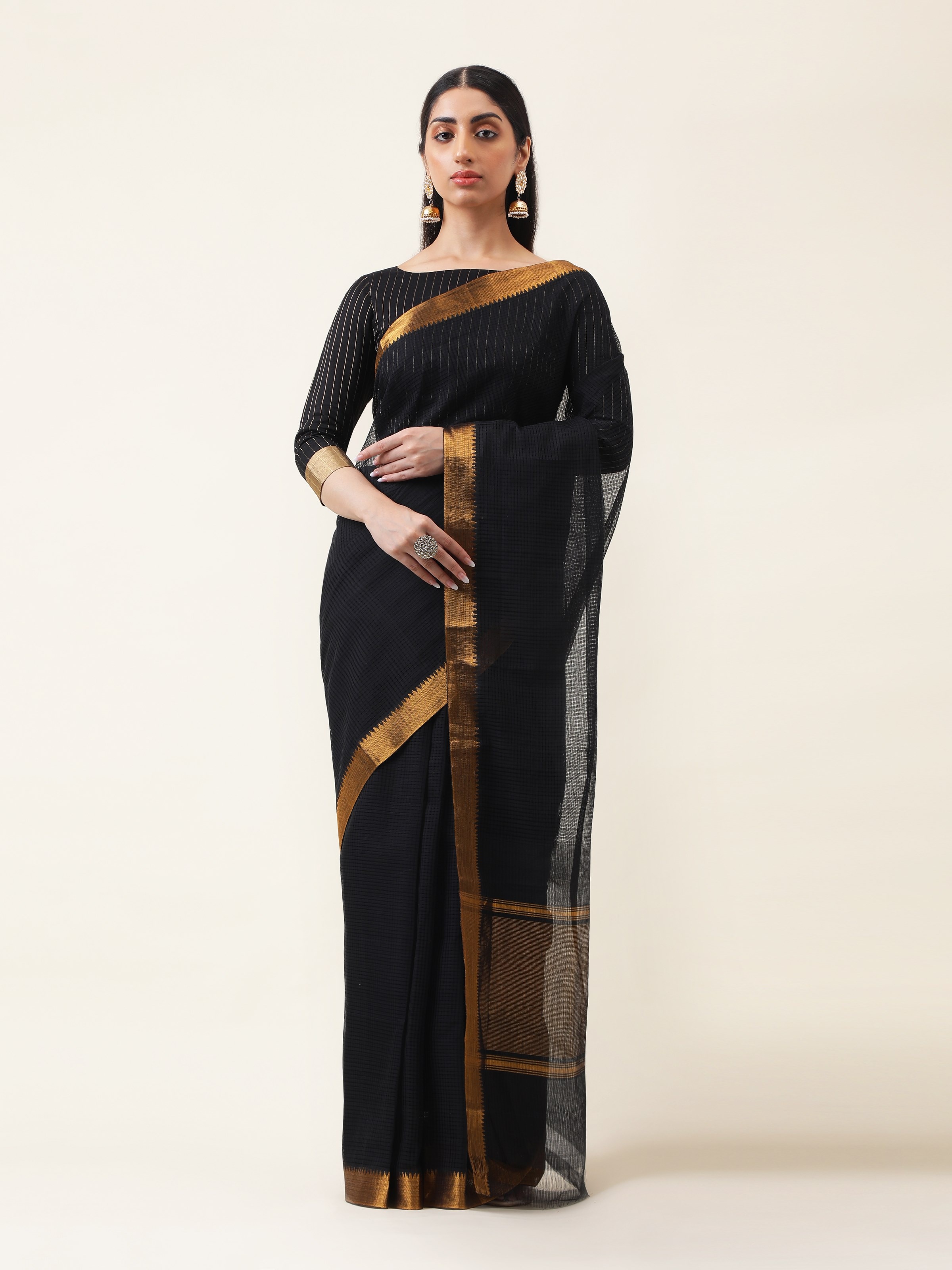 Front view of black cotton blend Mangalgiri saree featuring traditional handwoven design and fine cotton blend fabric.