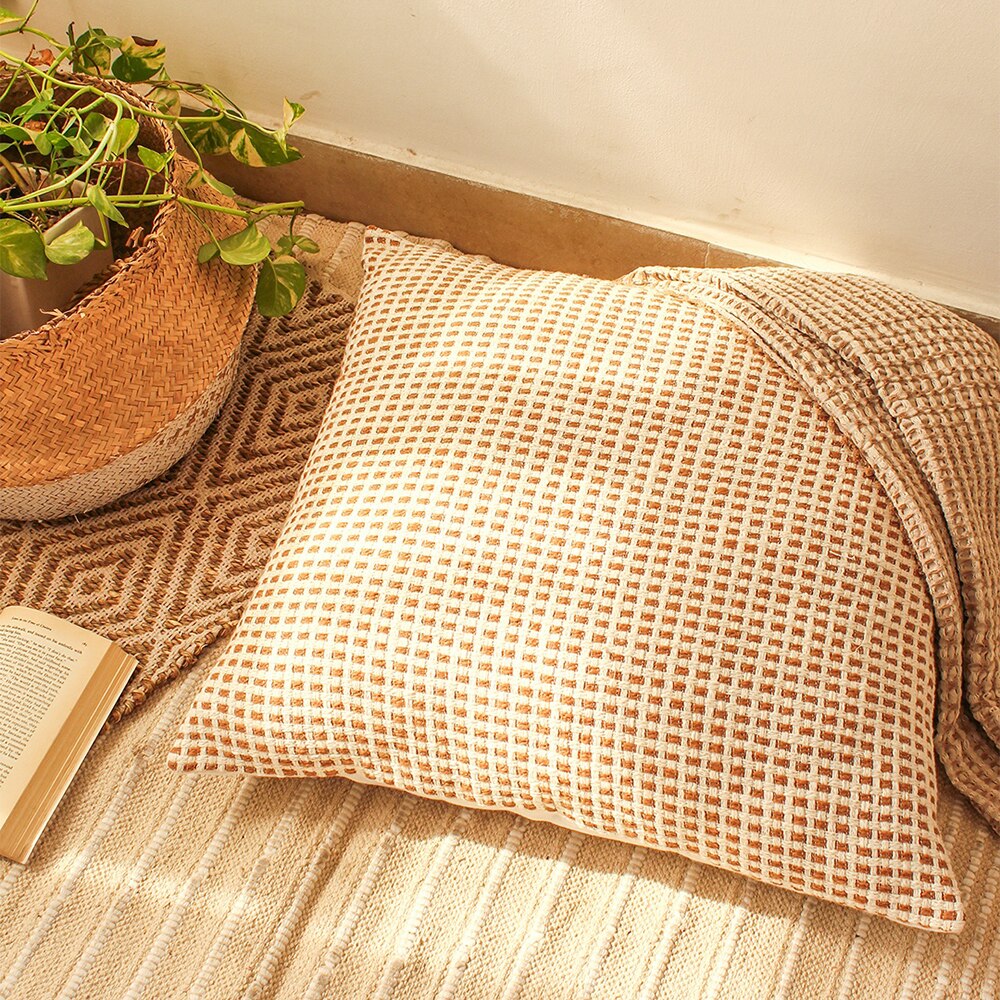 Girnar Set Of 2 Cushion Covers With Brown Colour