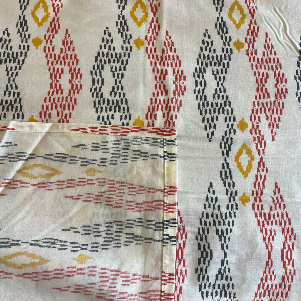 Multicolor Geometric 400 TC Cotton Flat Single Bed Size Bedsheet With 1 Pillow Cover From Threads