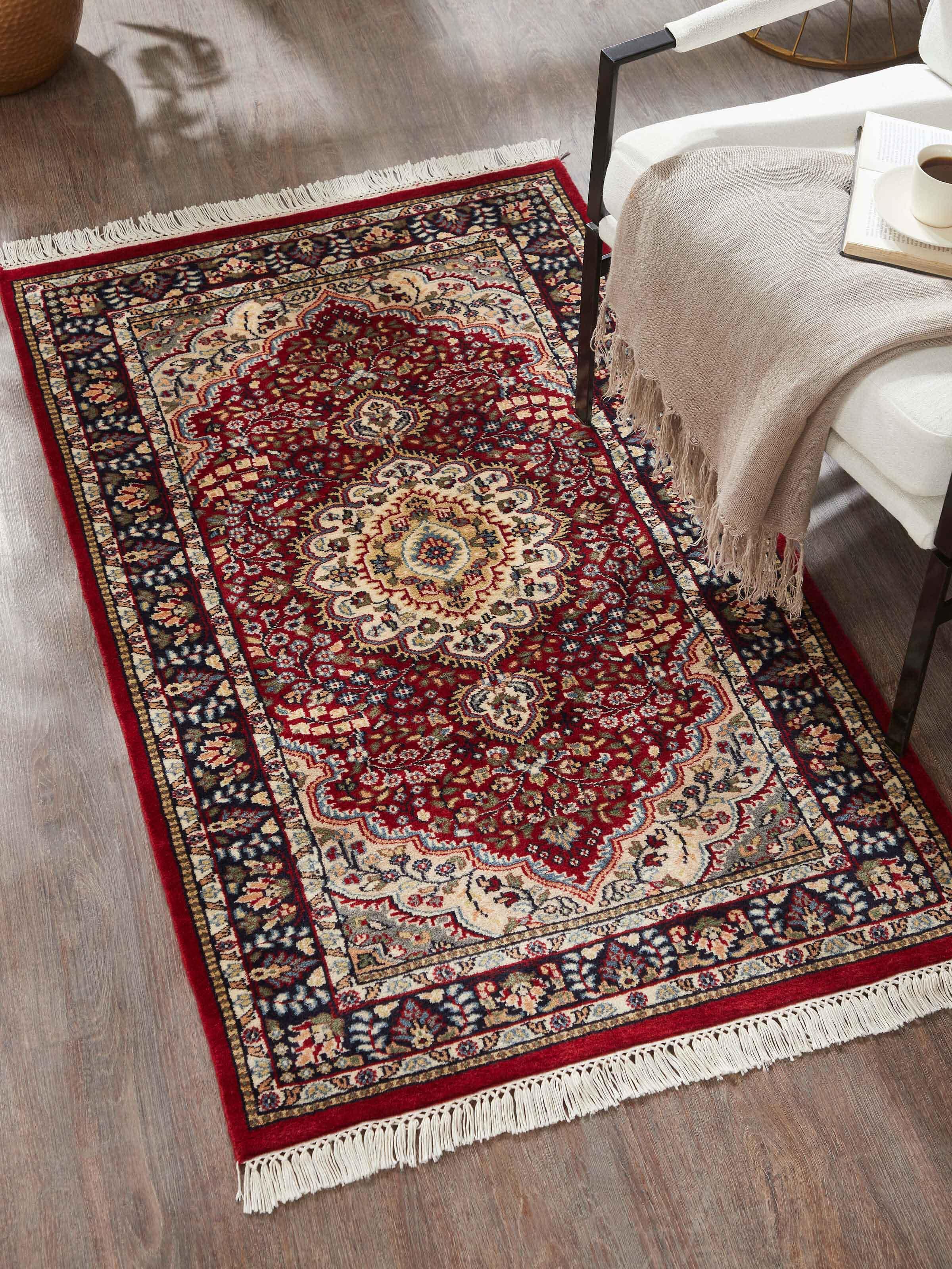 Traditional Persian Red Kashan Gwalior Wool Hand-Knotted Carpet