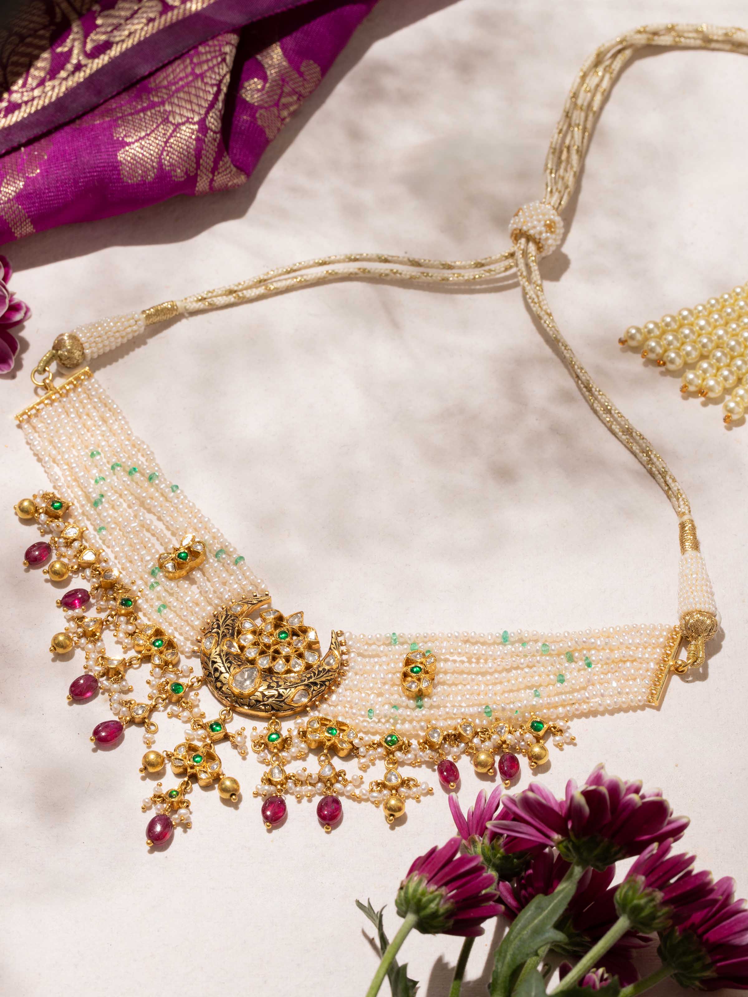 Partash gold choker close-up on display – Swadesh